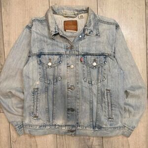 Vintage light Levi's denim jacket men size L